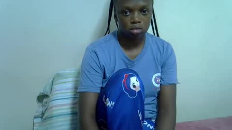 Snapshot of candiemaya chatting on 12, 11, 2025 candiemaya online show from 12, 11, 2025