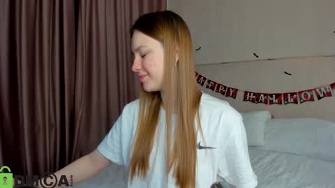 Snapshot of candy_cansew chatting on 29, 10, 2025 Candy online show from 29, 10, 2025