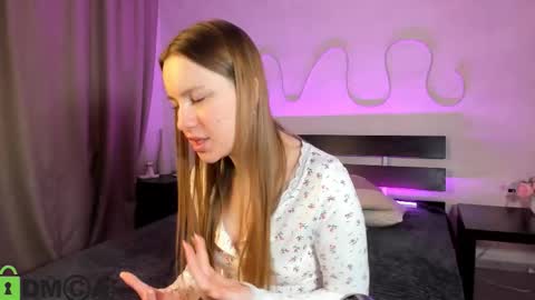 Snapshot of candy_cansew chatting on 8, 11, 2025 Candy online show from 8, 11, 2025