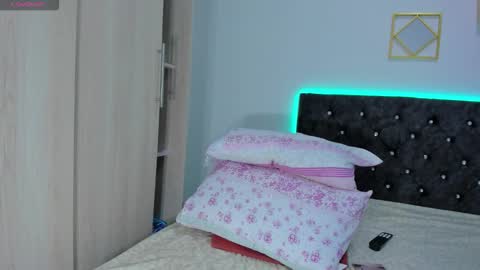 candy_deluxe777 online show from 6, 1, 2026