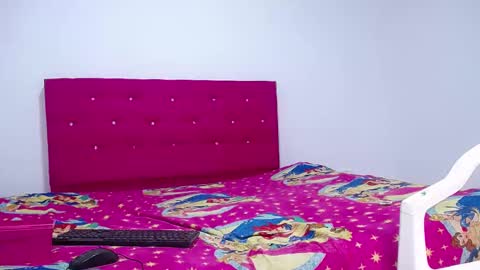 CANDY DUSTANO online show from 4, 3, 2025