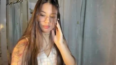 Snapshot of candy_hes chatting on 19, 9, 2025 Nickol online show from 19, 9, 2025