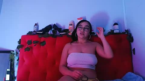 Snapshot of candy_hotlx chatting on 5, 2, 2025 candy_hotlx online show from 5, 2, 2025
