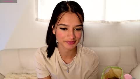 Snapshot of candy_mei chatting on 27, 11, 2025 Candy online show from 27, 11, 2025