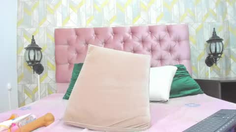 Snapshot of candy_sex18_ chatting on 7, 12, 2024 candy_sex18_ online show from 7, 12, 2024