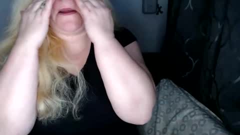 Laura online show from 9, 3, 2025