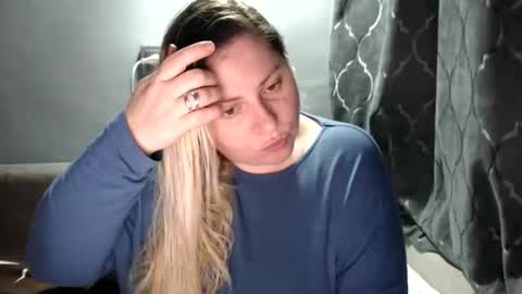 Laura online show from 25, 10, 2025