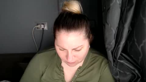 Laura online show from 12, 11, 2025