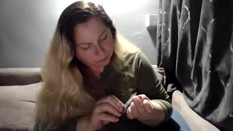 Laura online show from 4, 3, 2026