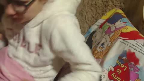 Snapshot of candylady13 chatting on 30, 1, 2025 say meow and send tips online show from 30, 1, 2025