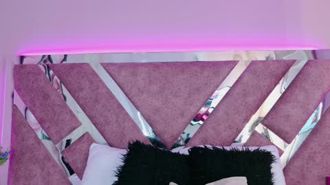 candyluxury_ online show from 1, 4, 2026