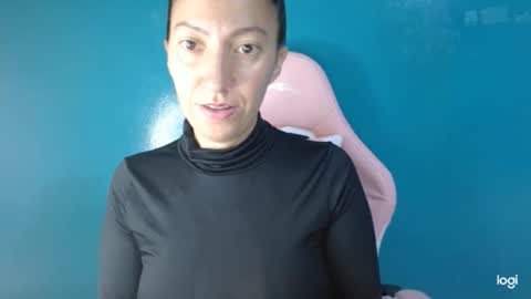 Snapshot of candymilfff chatting on 18, 1, 2026 candymilfff online show from 18, 1, 2026