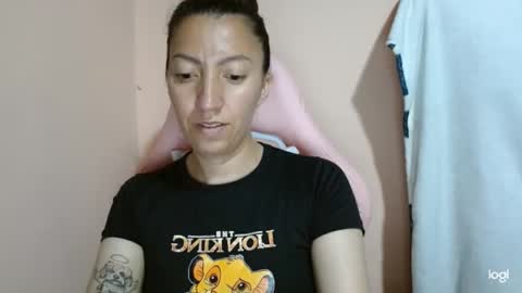 Snapshot of candymilfff chatting on 4, 4, 2026 candymilfff online show from 4, 4, 2026