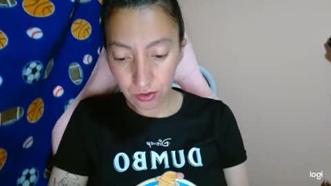 Snapshot of candymilfff chatting on 25, 5, 2026 candymilfff online show from 25, 5, 2026