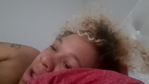 Snapshot of candyredxo2024 chatting on 15, 9, 2025 candyredxo2024 online show from 15, 9, 2025