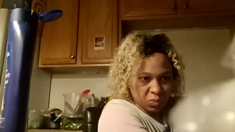 Snapshot of candyredxo2024 chatting on 1, 10, 2025 candyredxo2024 online show from 1, 10, 2025