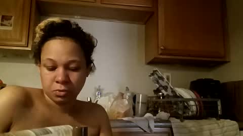 Snapshot of candyredxo2024 chatting on 14, 10, 2025 candyredxo2024 online show from 14, 10, 2025