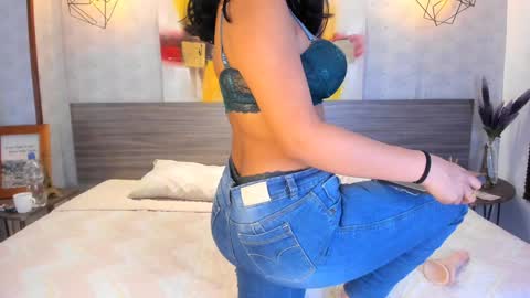 Snapshot of candys_victoria chatting on 6, 2, 2025 Candys Victoria online show from 6, 2, 2025