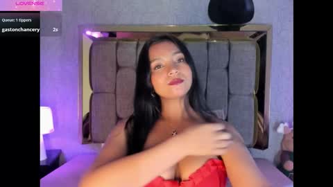 Snapshot of candys_victoria chatting on 5, 12, 2025 Candys Victoria online show from 5, 12, 2025