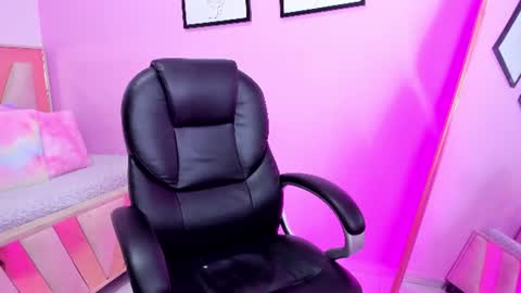 Snapshot of candyvioletta_ chatting on 29, 7, 2026 Violetta online show from 29, 7, 2026