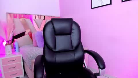 Snapshot of candyvioletta_ chatting on 1, 8, 2026 Violetta online show from 1, 8, 2026