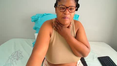 Snapshot of candyyumsaerolaxx chatting on 16, 6, 2026 candyyumsaerolaxx online show from 16, 6, 2026