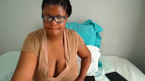 Snapshot of candyyumsaerolaxx chatting on 20, 6, 2026 candyyumsaerolaxx online show from 20, 6, 2026
