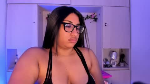 GABRIELA LOPEZ online show from 19, 5, 2026
