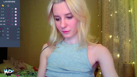Snapshot of caramel_pie_ chatting on 24, 12, 2024 caramel online show from 24, 12, 2024