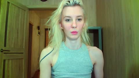 Snapshot of caramel_pie_ chatting on 12, 1, 2025 caramel online show from 12, 1, 2025