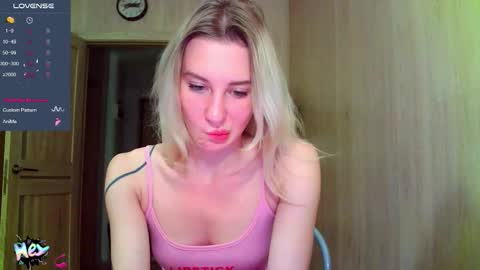 Snapshot of caramel_pie_ chatting on 8, 11, 2025 caramel online show from 8, 11, 2025