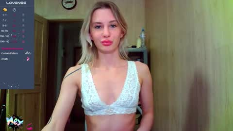 Snapshot of caramel_pie_ chatting on 3, 12, 2025 caramel online show from 3, 12, 2025