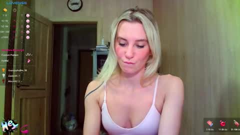 Snapshot of caramel_pie_ chatting on 22, 12, 2025 caramel online show from 22, 12, 2025