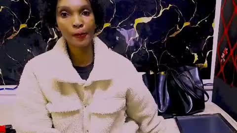 Snapshot of caramelminxx_ chatting on 21, 6, 2026 caramelminxx_ online show from 21, 6, 2026
