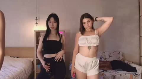 caressyourself online show from 20, 10, 2025