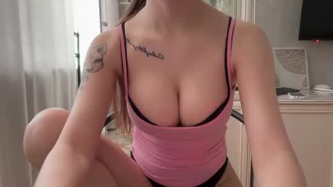 Snapshot of caressysiren chatting on 25, 6, 2026 caressysiren online show from 25, 6, 2026