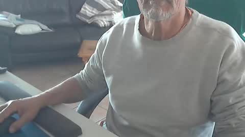 Snapshot of cargo69 chatting on 12, 10, 2025 cargo69 online show from 12, 10, 2025