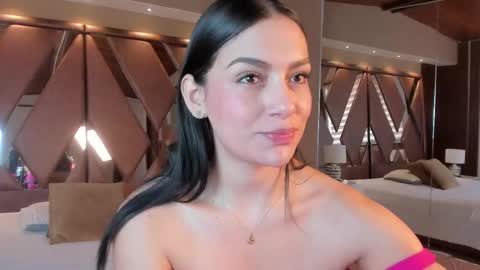 Snapshot of carina_rossi chatting on 11, 11, 2025 Carina online show from 11, 11, 2025