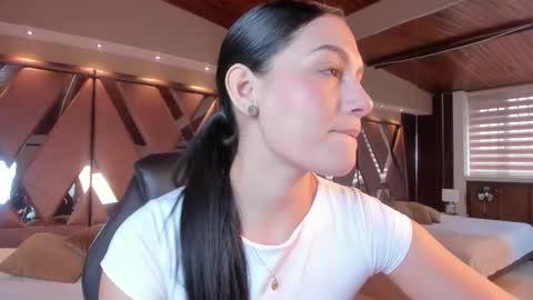 Snapshot of carina_rossi chatting on 4, 12, 2025 Carina online show from 4, 12, 2025