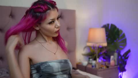  Carina  online show from 5, 4, 2026