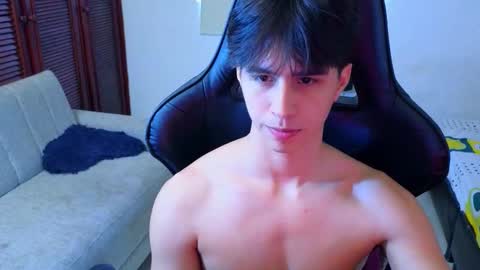 Snapshot of carl_dixon chatting on 21, 11, 2025 carl_dixon online show from 21, 11, 2025