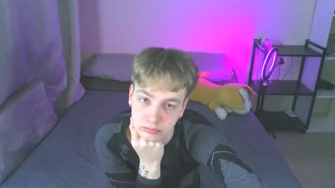 Carl online show from 17, 12, 2024
