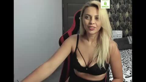 CarlaStaceFun online show from 5, 8, 2026