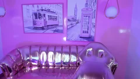 CARLYE   online show from 4, 1, 2025