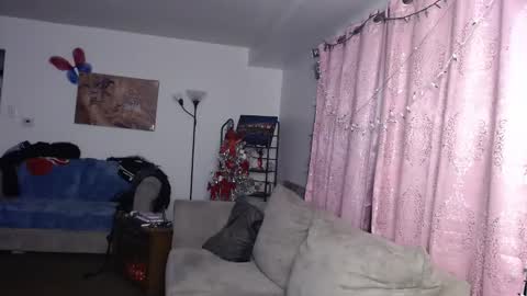 Snapshot of carliecreams chatting on 8, 1, 2025 Carlie online show from 8, 1, 2025