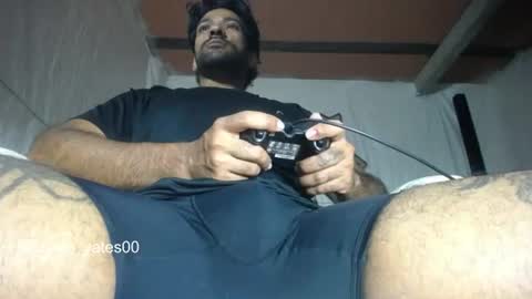 Snapshot of carlo_yates27 chatting on 26, 7, 2026 carlo yates thx for help me to reach 100 thumps up online show from 26, 7, 2026
