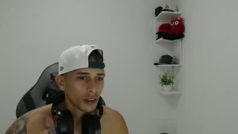 Snapshot of carlossmi01 chatting on 9, 11, 2025 carlossmi01 online show from 9, 11, 2025