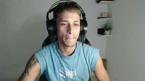 Snapshot of carlossmi01 chatting on 21, 11, 2025 carlossmi01 online show from 21, 11, 2025