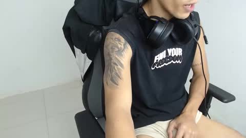 Snapshot of carlossmi01 chatting on 2, 12, 2025 carlossmi01 online show from 2, 12, 2025