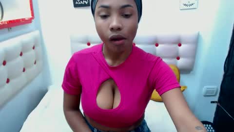 Snapshot of carlotadivaxxx chatting on 15, 6, 2026 CarlotaDivaxxx online show from 15, 6, 2026